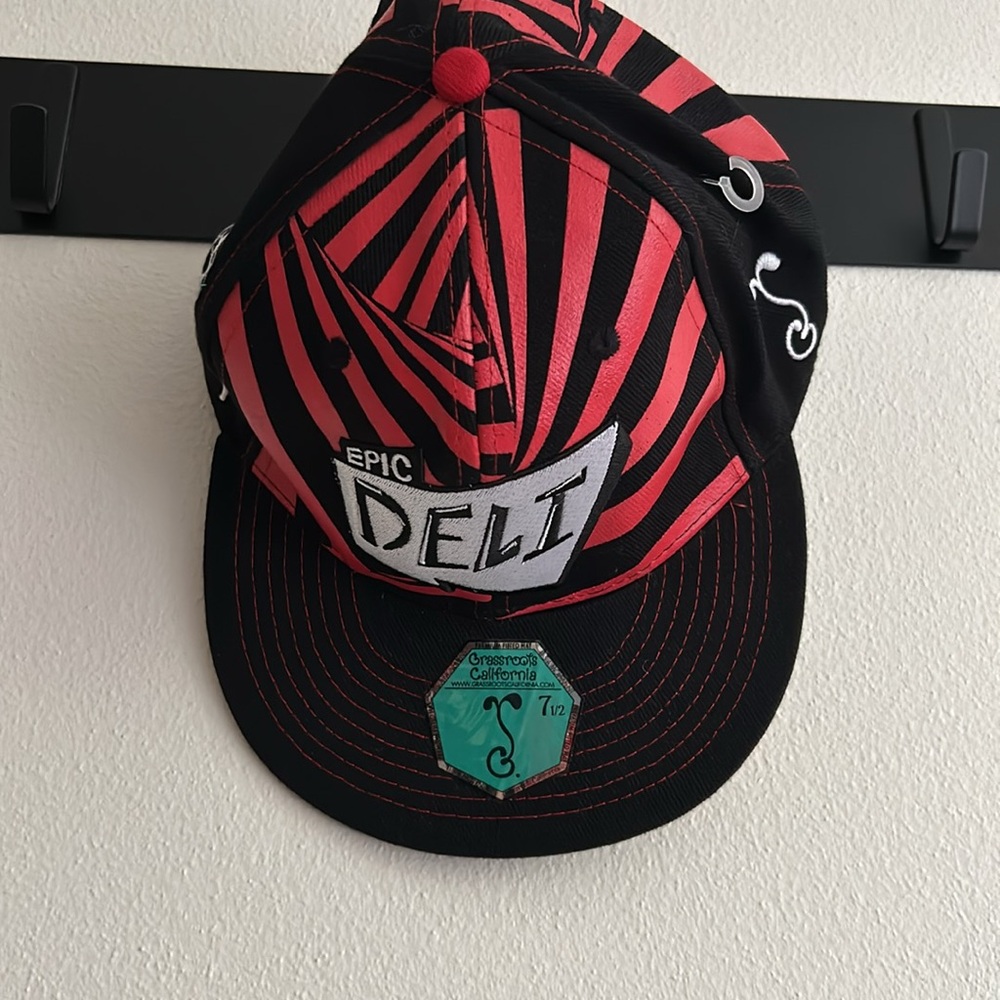 NWT Grassroots California Black/Red/Whi 420Limited Edition.Epic Deli.Size:7 1/2